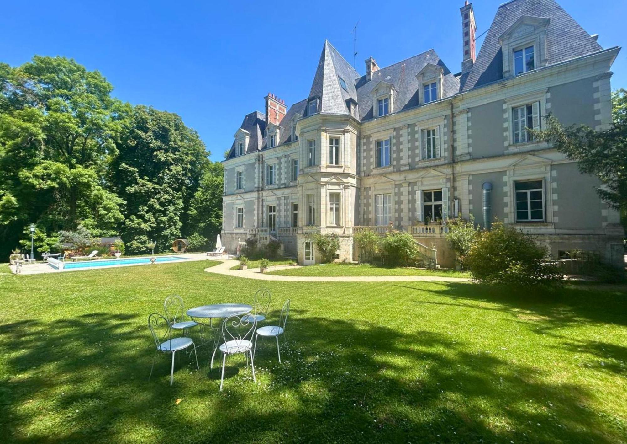 Chateau De Saint-Bohaire Екстериор снимка