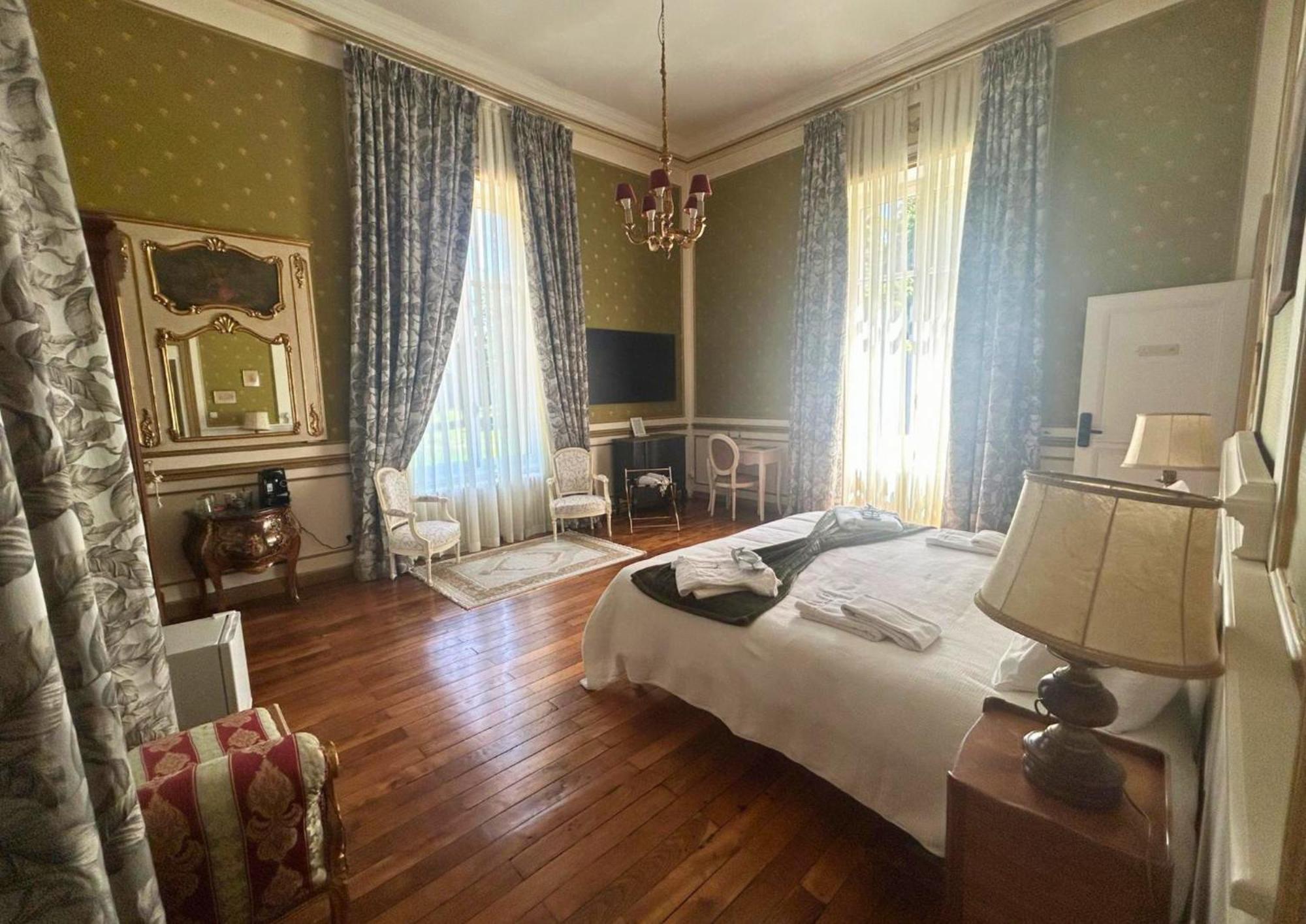 Chateau De Saint-Bohaire Екстериор снимка