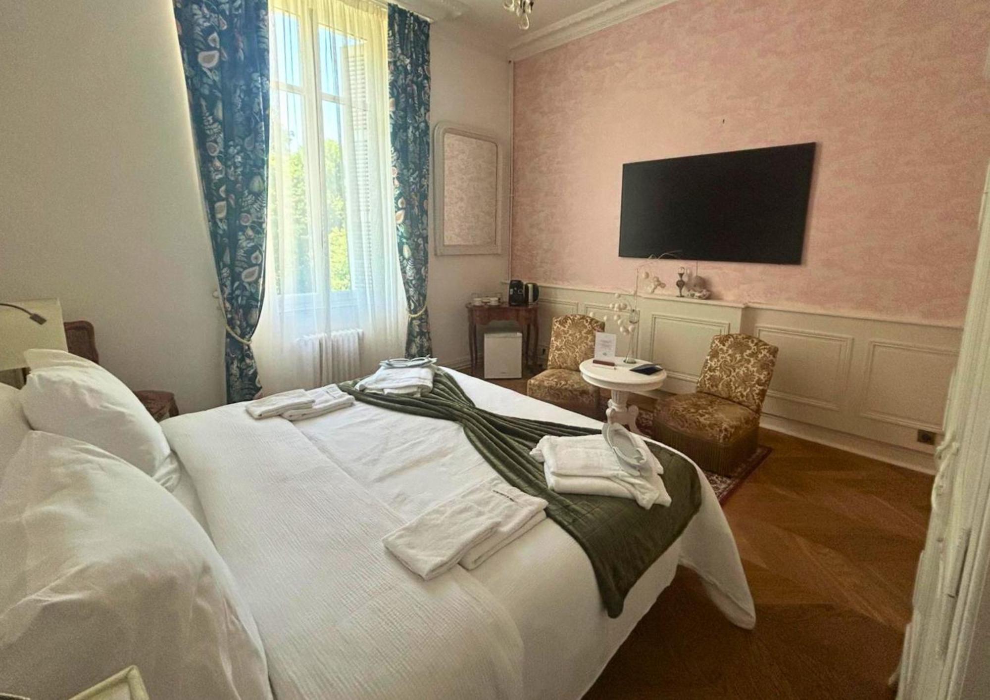 Chateau De Saint-Bohaire Екстериор снимка